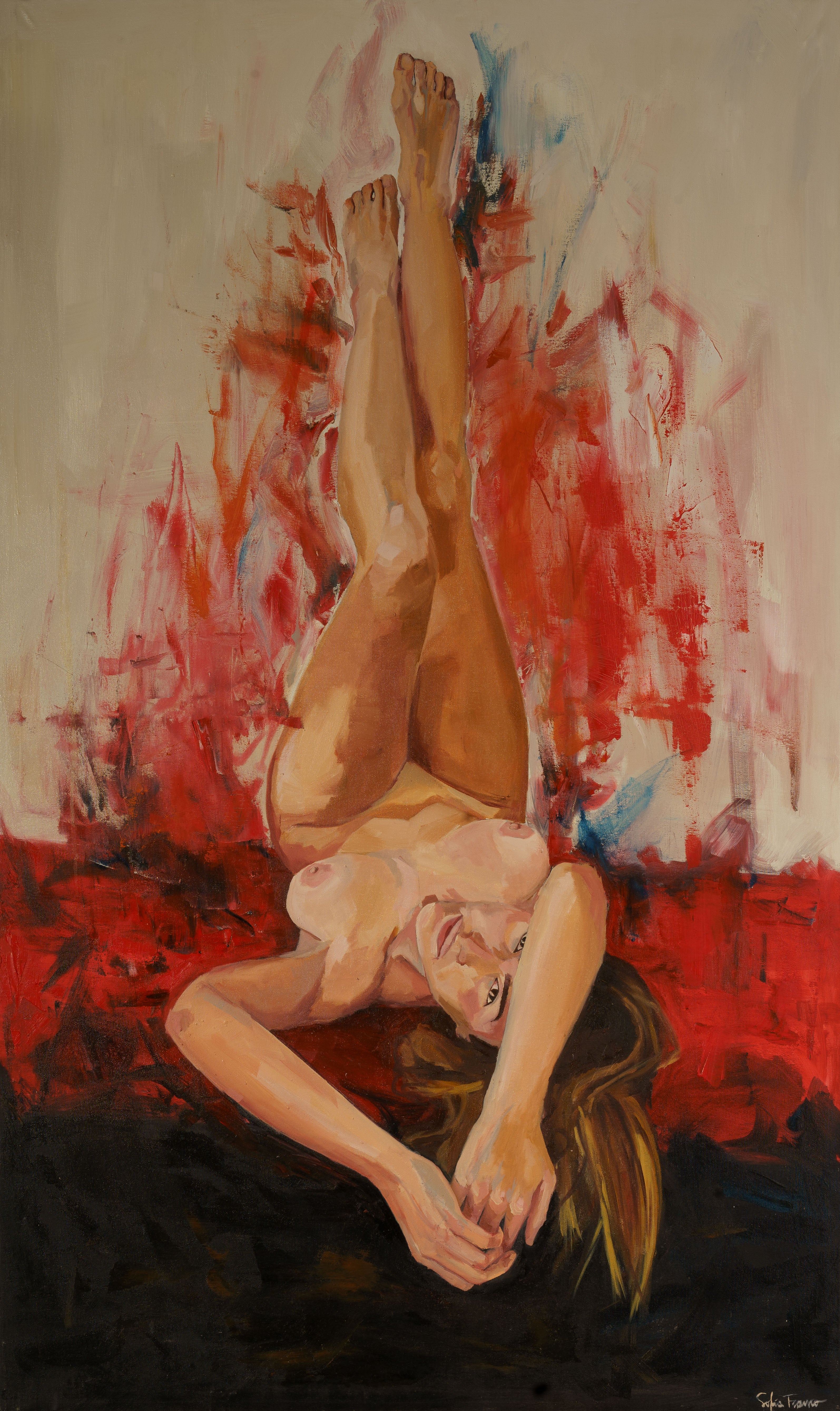 Pintura al óleo de gran formato que representa a una mujer con las piernas elevadas en una atmósfera de colores rojos y negros intensos.