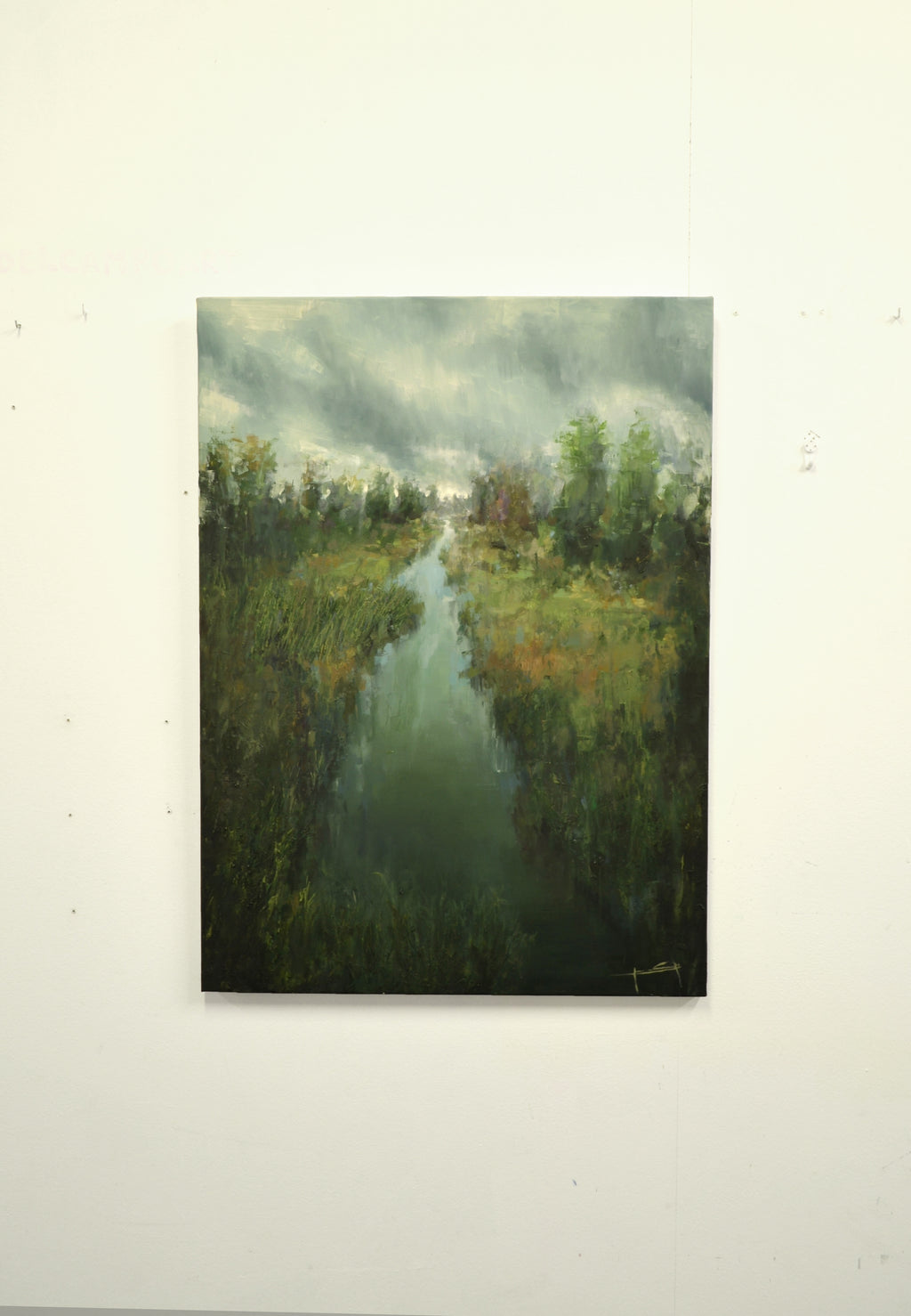 Vista de la obra "Río Túria" en una maqueta decorativa para apreciar su escala y profundidad en un salón moderno.