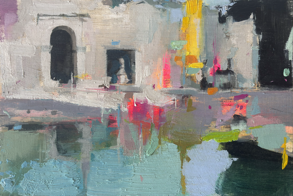 Pintura al óleo "Jardines de la Memoria" de Carlos Milanés, que representa una fachada arquitectónica con arcos en tonos claros y pinceladas vibrantes de rosa y amarillo.