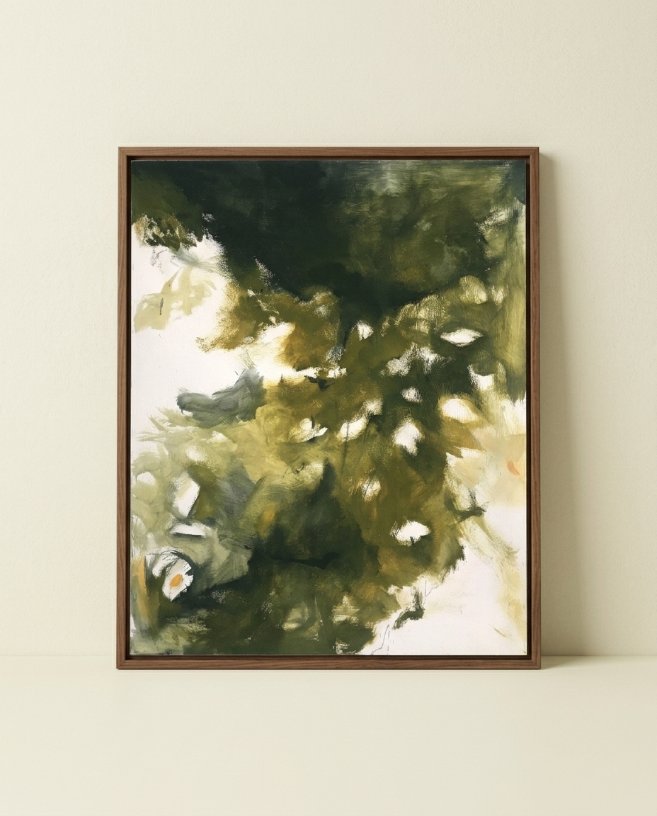 Pintura abstracta Campo de flores enmarcada en madera, con pinceladas expresivas en tonos verde oliva, ocre y blanco.